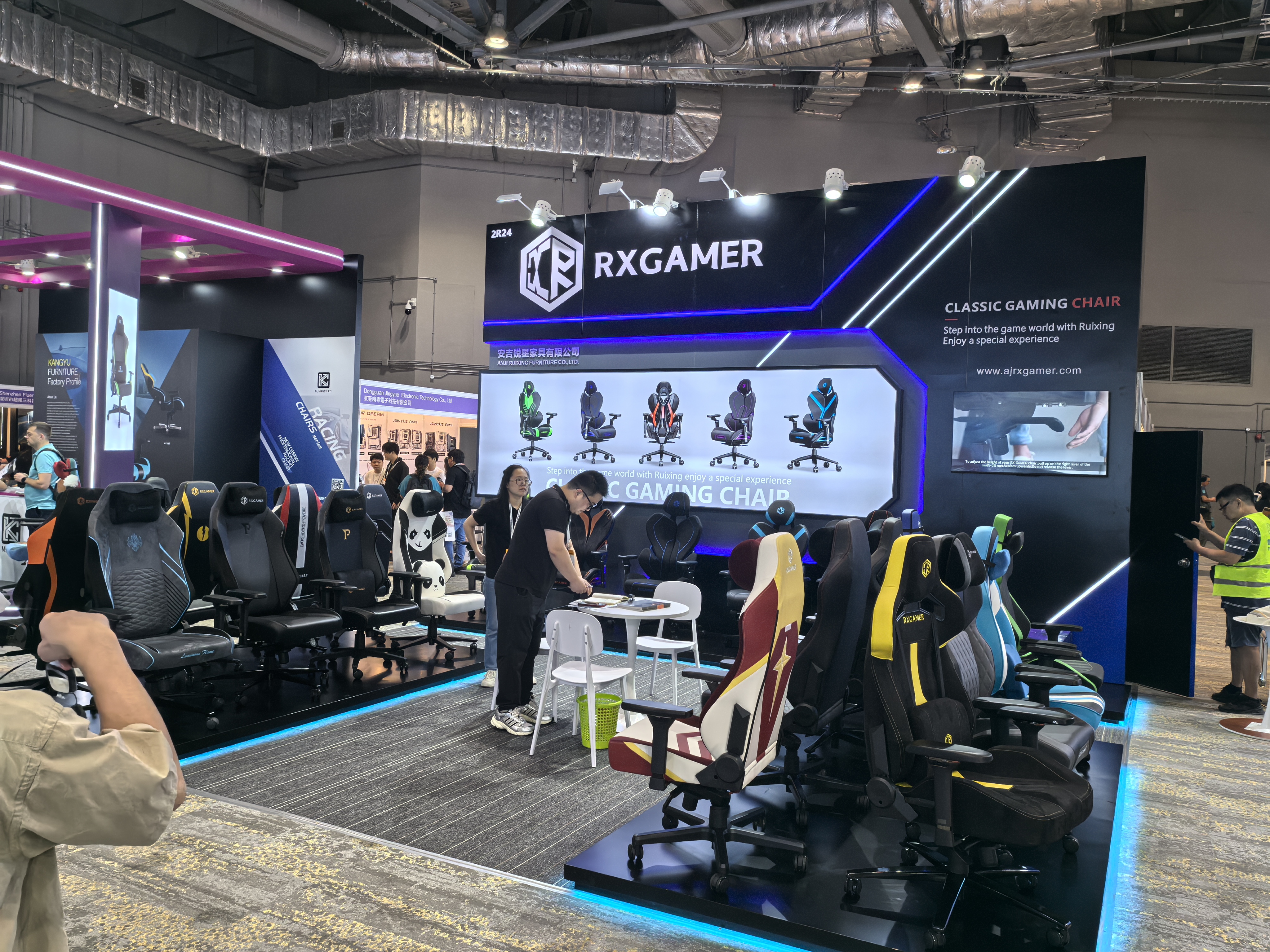 安吉瑞星家具が香港エレクトロニクスフェア（秋）で輝き、大成功を収めました